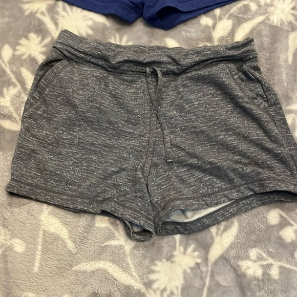 32 degrees heat Shorts Bundle - 2 sweatshirt material/adjustable waist Sz S - Picture 3 of 11